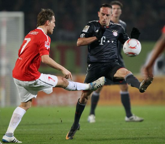 而这位前锋 而这位前锋